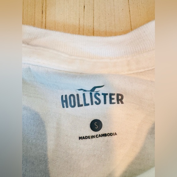 Hollister Women’s Oversized “Saint Thomas Racquet Club” Graphic Tee – Size Small - Picture 10 of 11